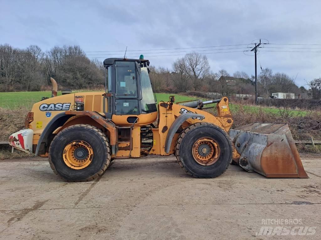 CASE 921 F Pale gommate