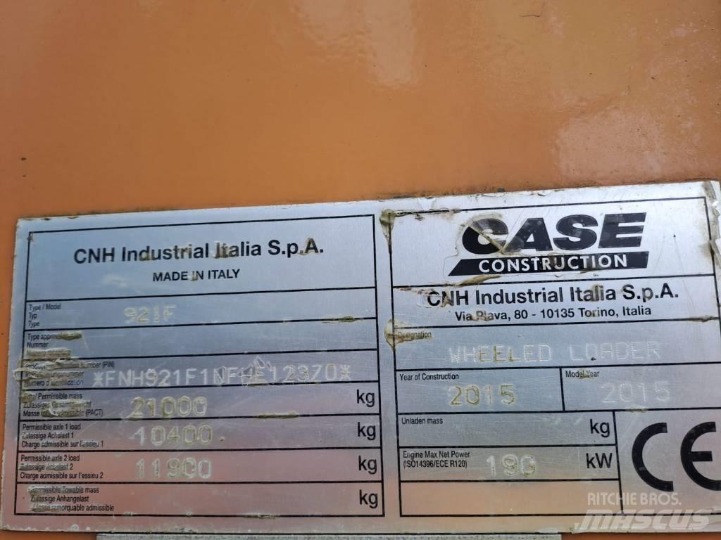 CASE 921 F Pale gommate