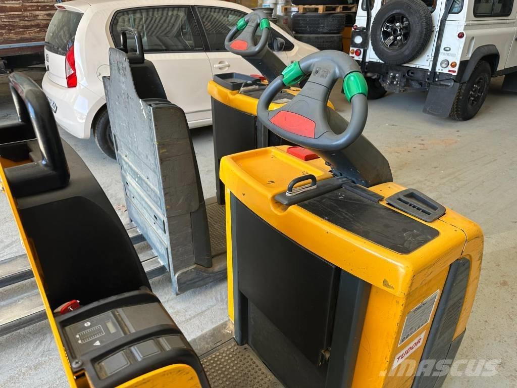 Jungheinrich ECE 225 Transpallet manuale