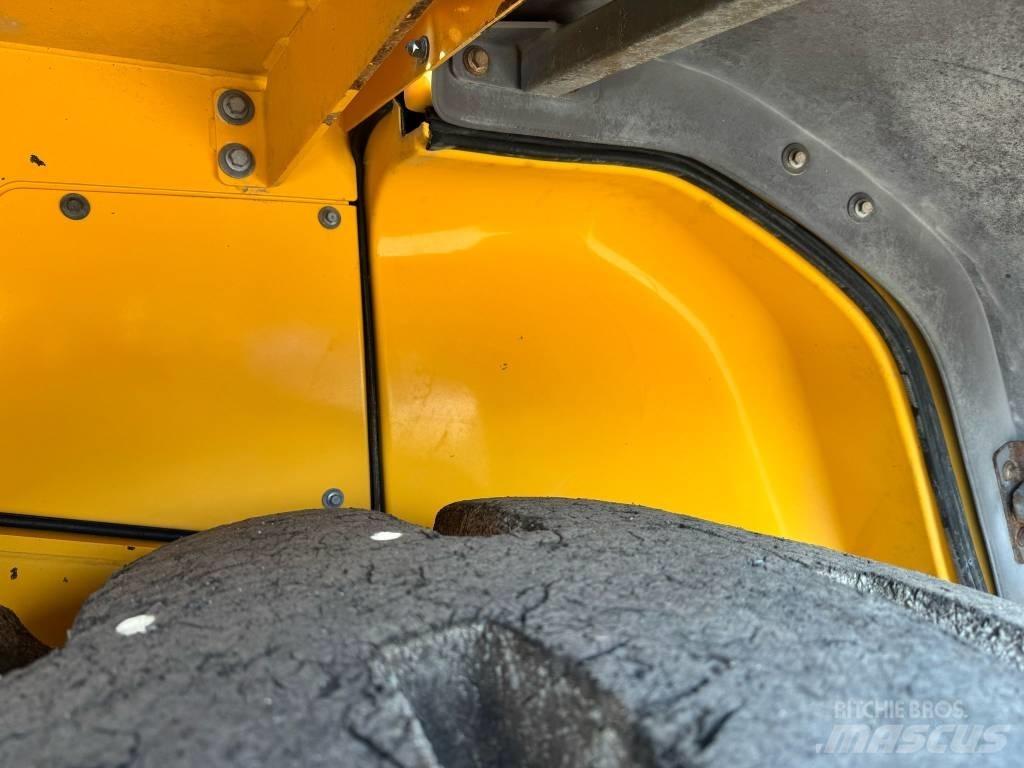 Volvo L 120 H Pale gommate