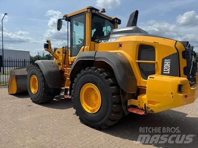 Volvo L 120 H Pale gommate