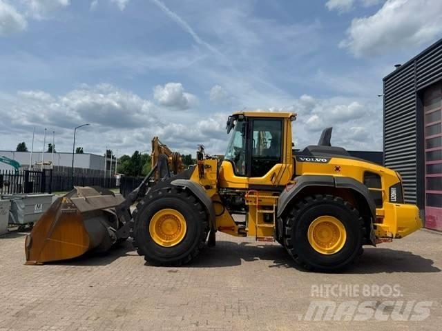 Volvo L 120 H Pale gommate