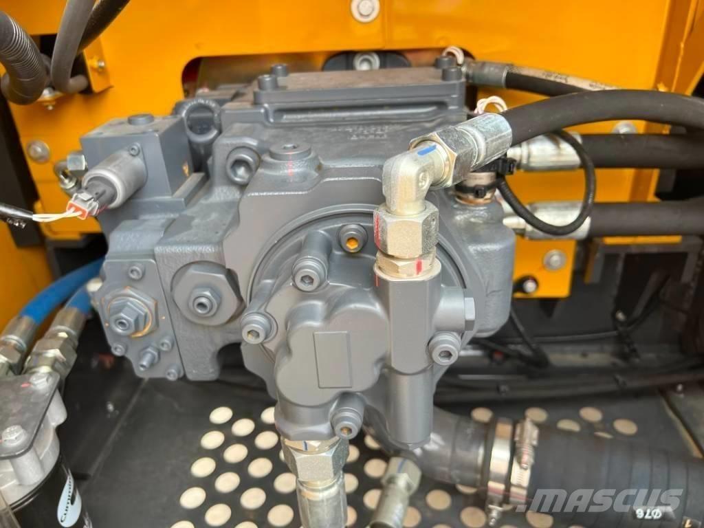 XCMG XE135GA Escavatori cingolati