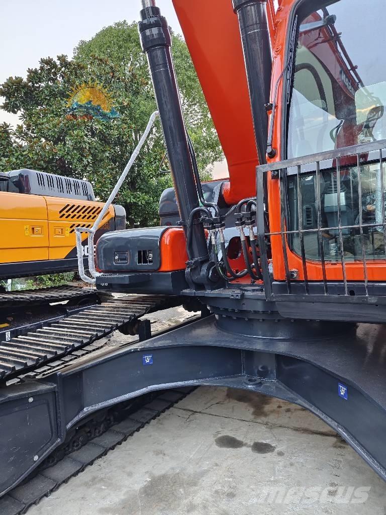 Doosan DX 300 LC Escavatori cingolati