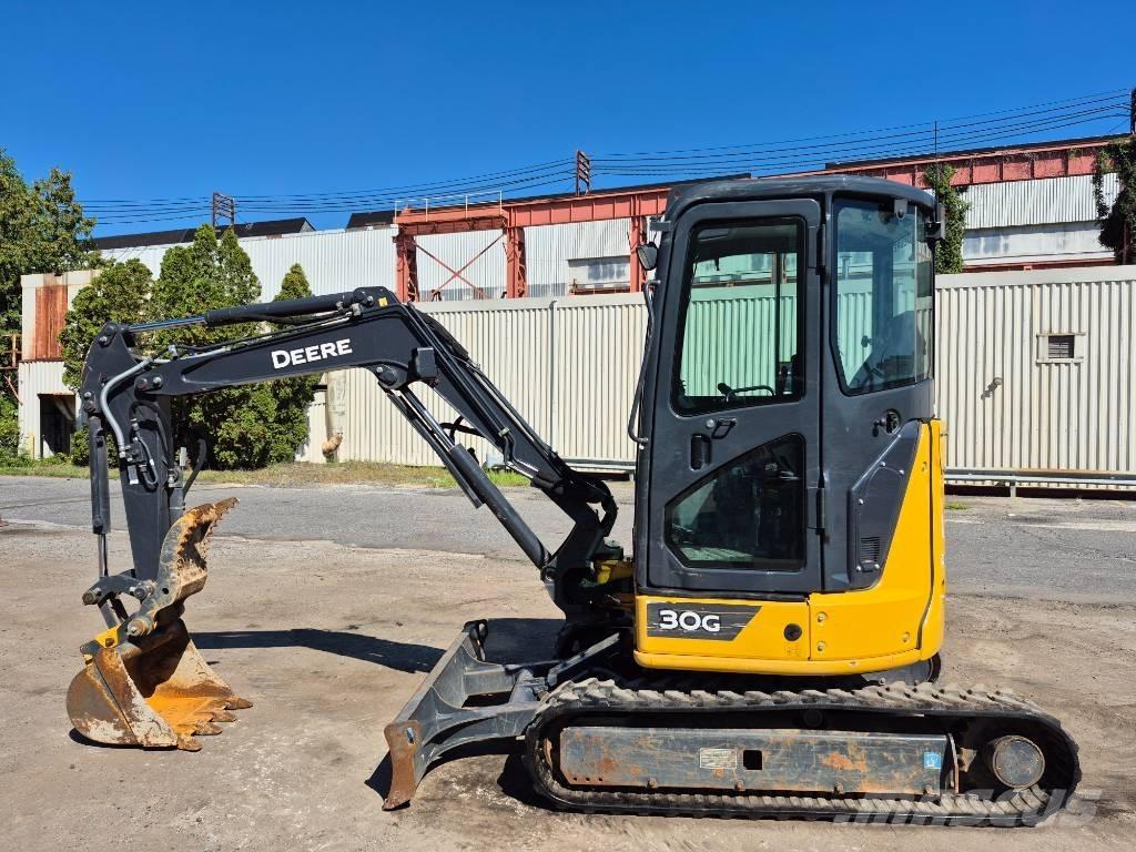 John Deere 30G Miniescavatori