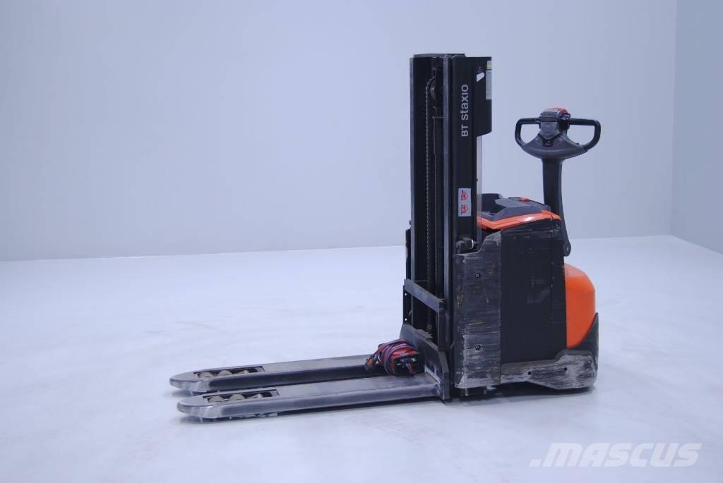 Toyota SWE200D Transpallet uomo a terra