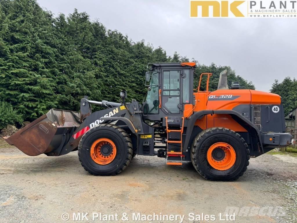 Doosan DL 320-7 Pale gommate