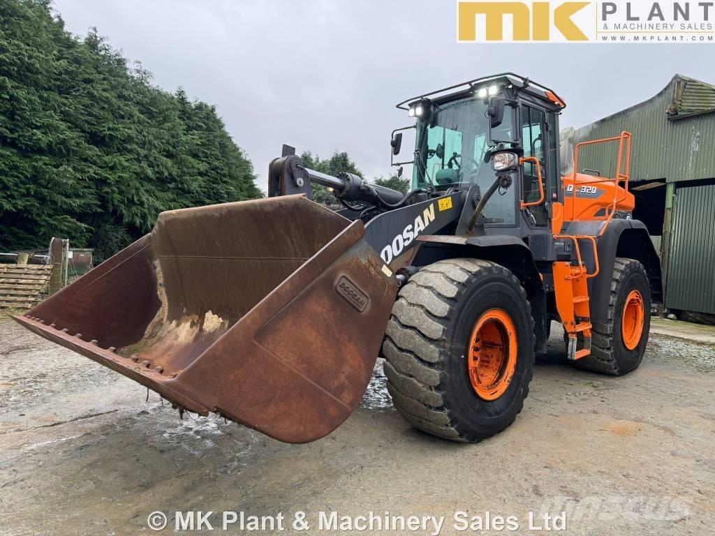 Doosan DL 320-7 Pale gommate