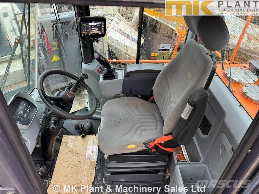 Doosan DL 320-7 Pale gommate