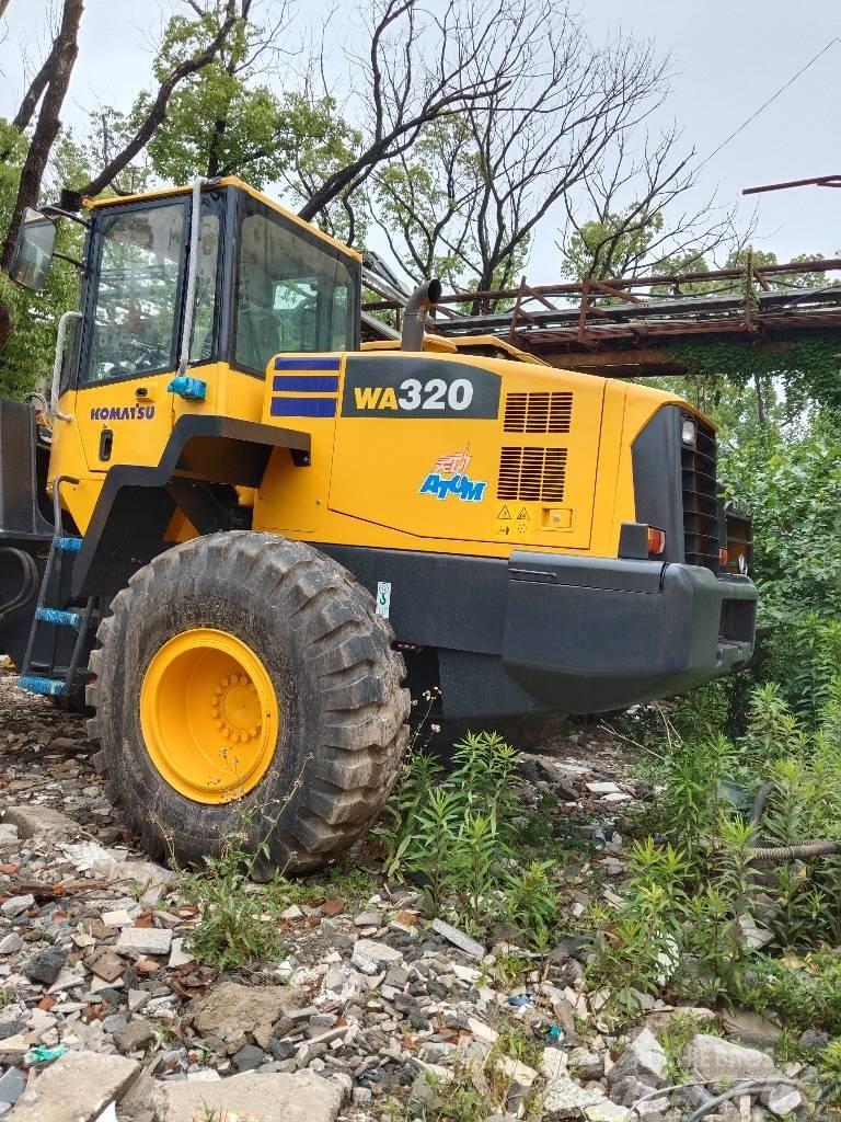 Komatsu WA 320-5 Pale gommate