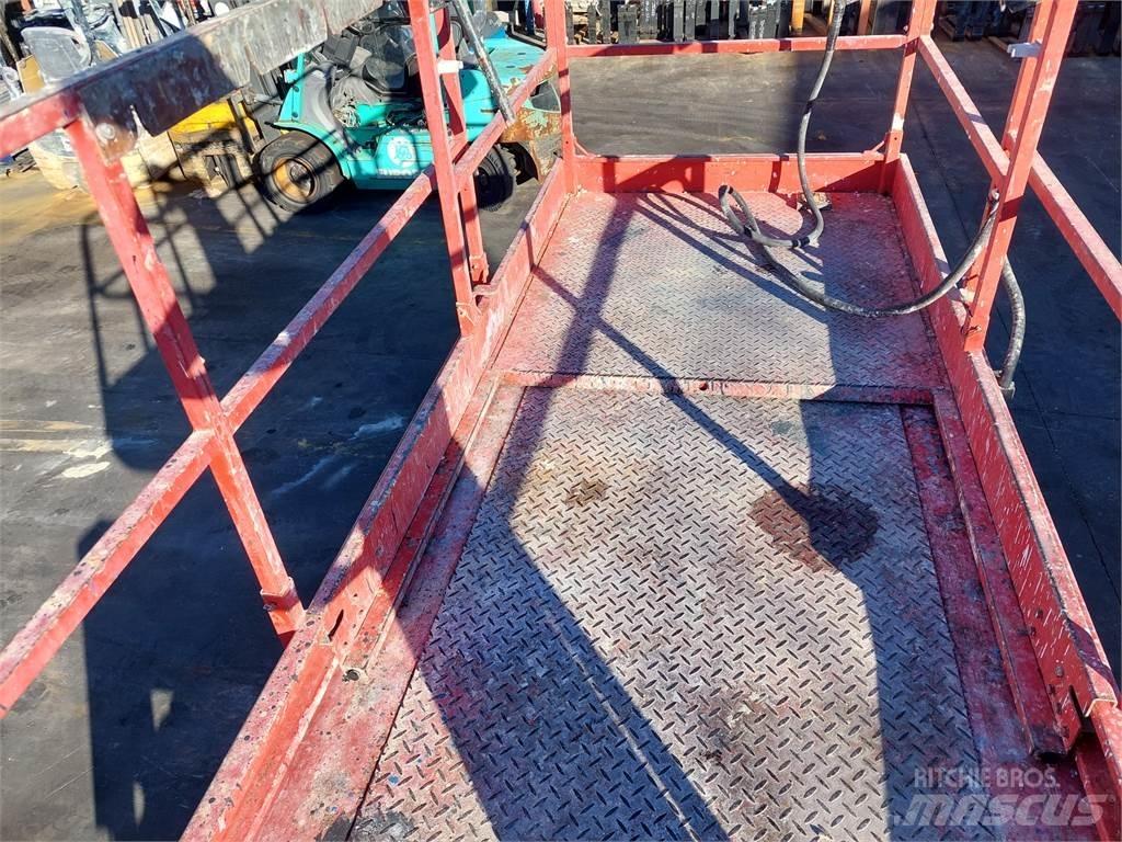 Haulotte C12DX Piattaforme a pantografo
