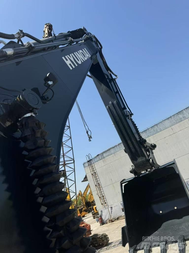 Hyundai R220LC-9S Escavatori cingolati