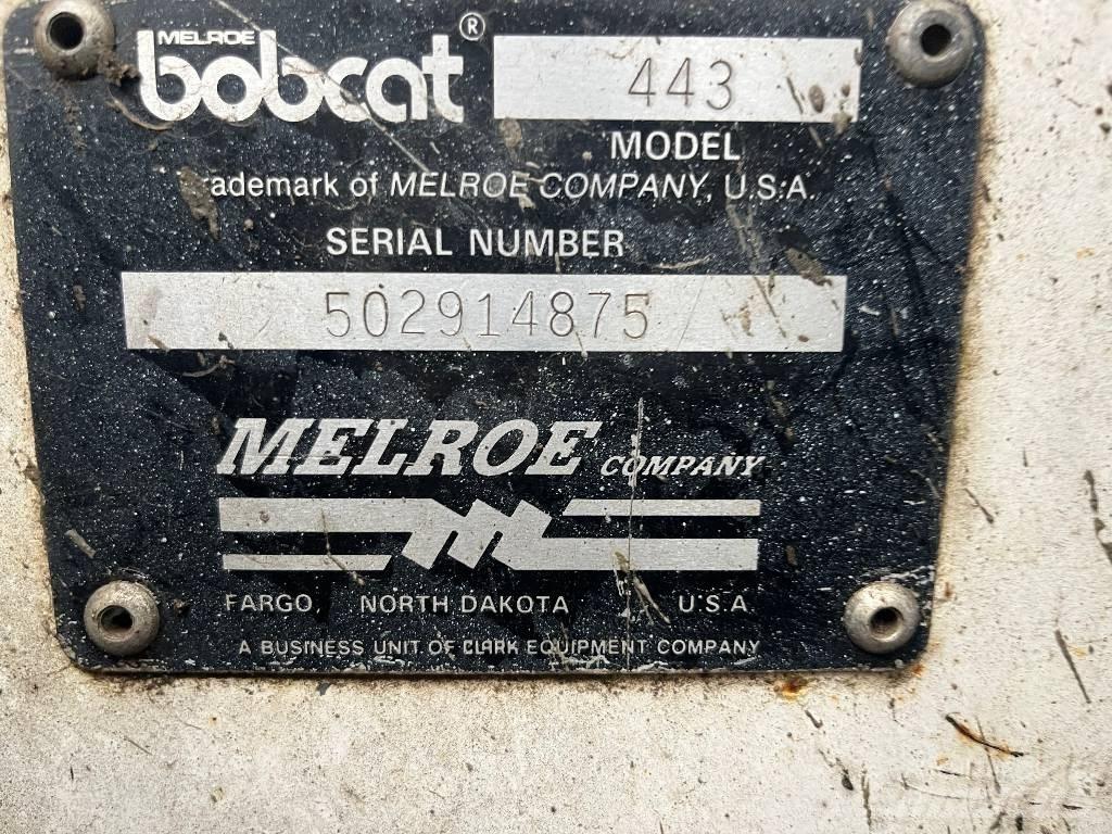 Bobcat 443      V-4129 Pale frontali e scavatori