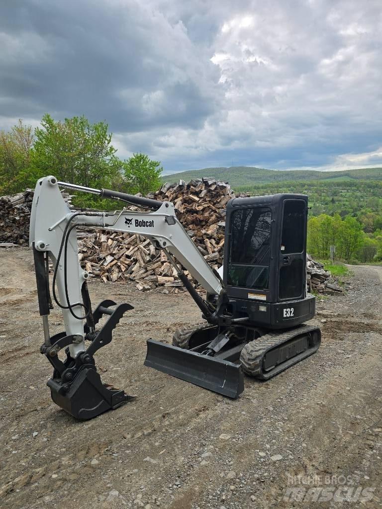 Bobcat E 32 Miniescavatori