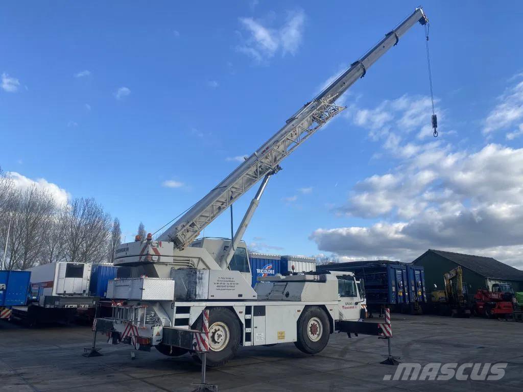 Liebherr LTM1030 Gru per tutti i terreni