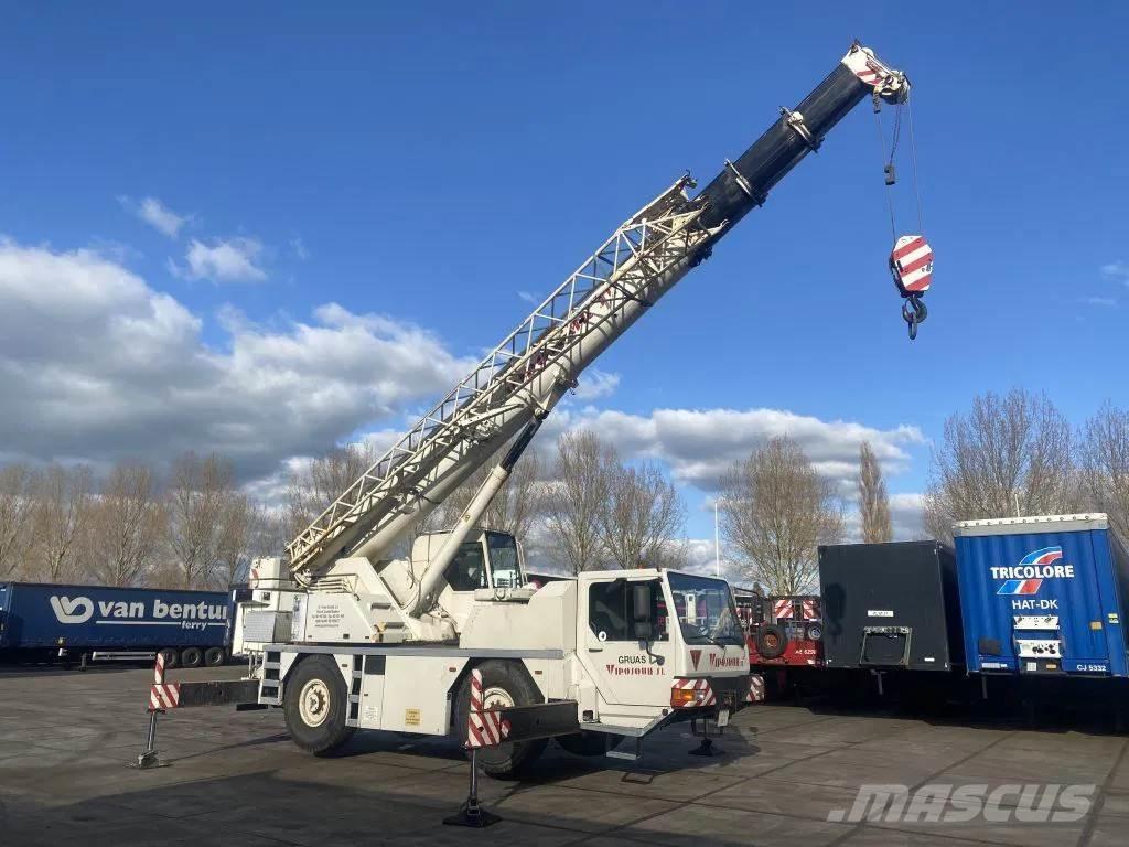 Liebherr LTM1030 Gru per tutti i terreni