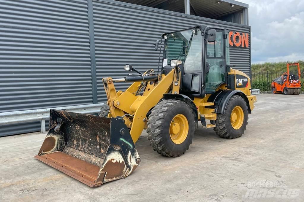 CAT 908M Pale gommate