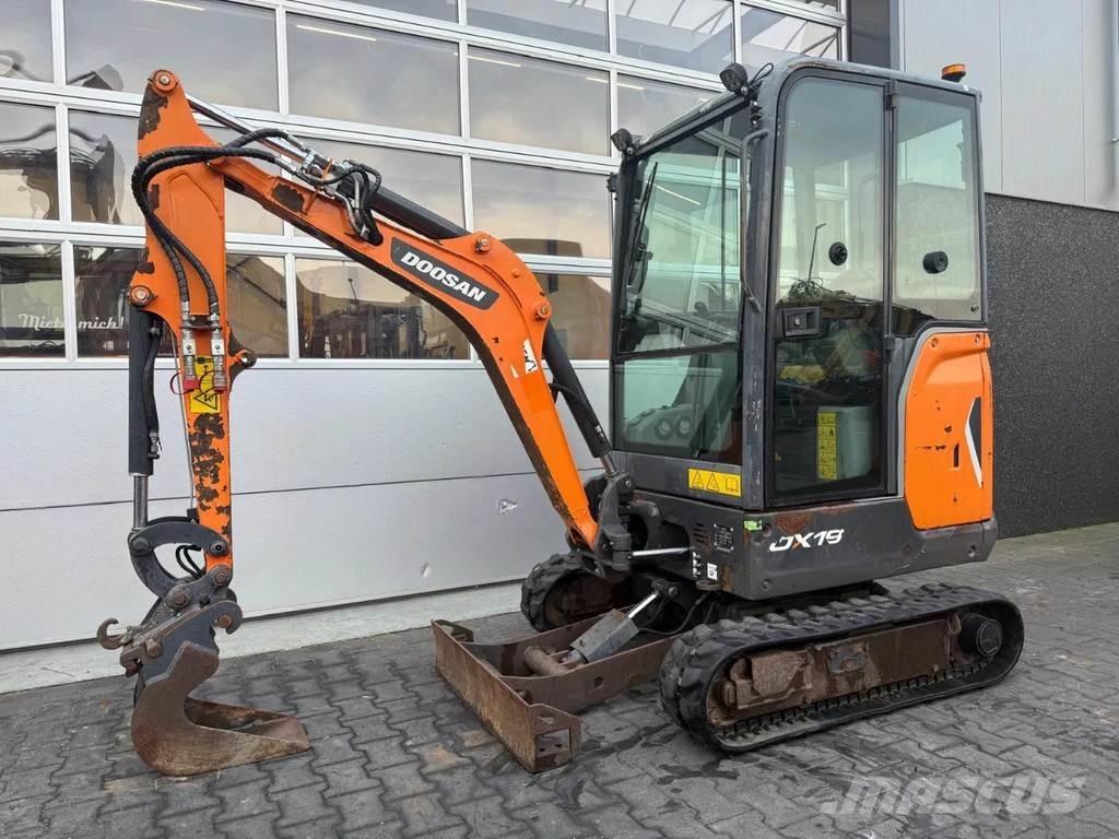 Doosan DX19 Miniescavatori