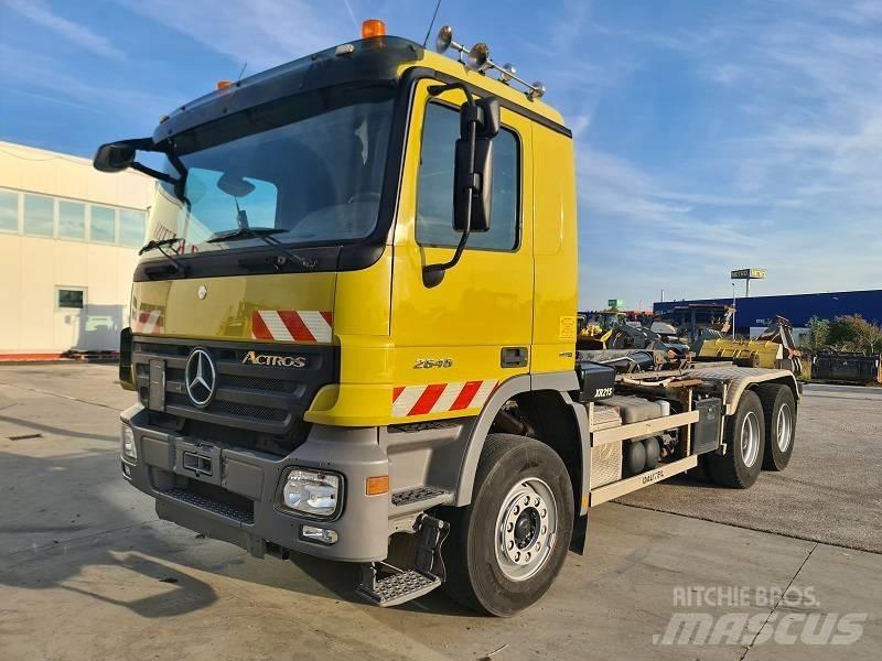Mercedes-Benz DB2646 Camion con gancio di sollevamento