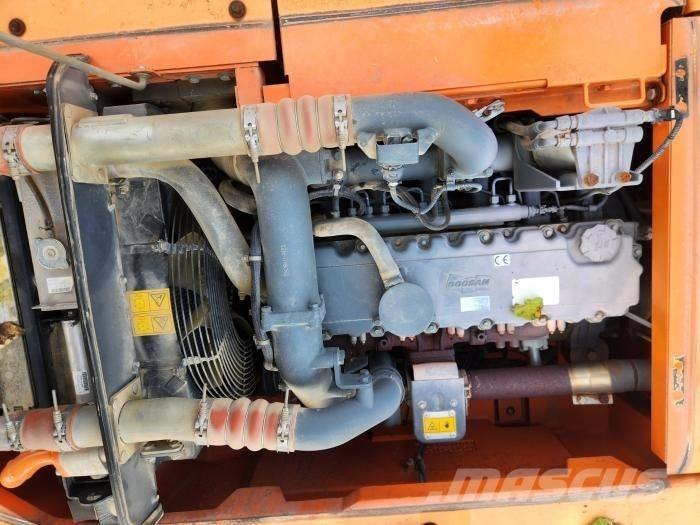 Doosan DX 140 W Escavatori gommati