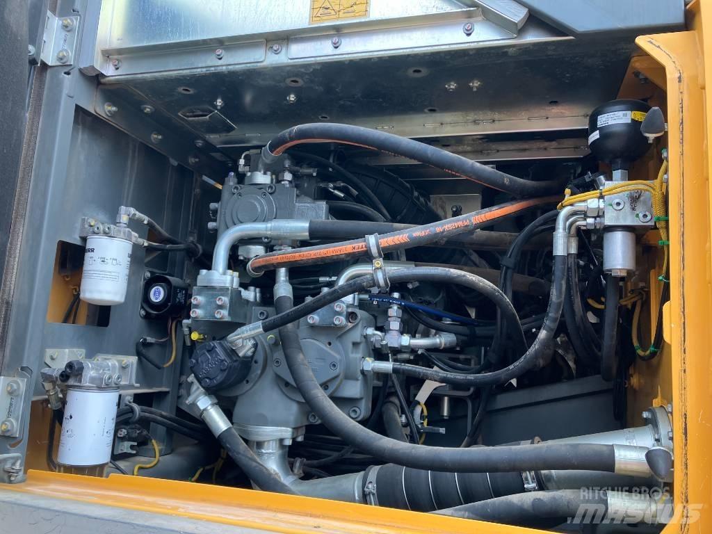 Liebherr R 945 Escavatori cingolati