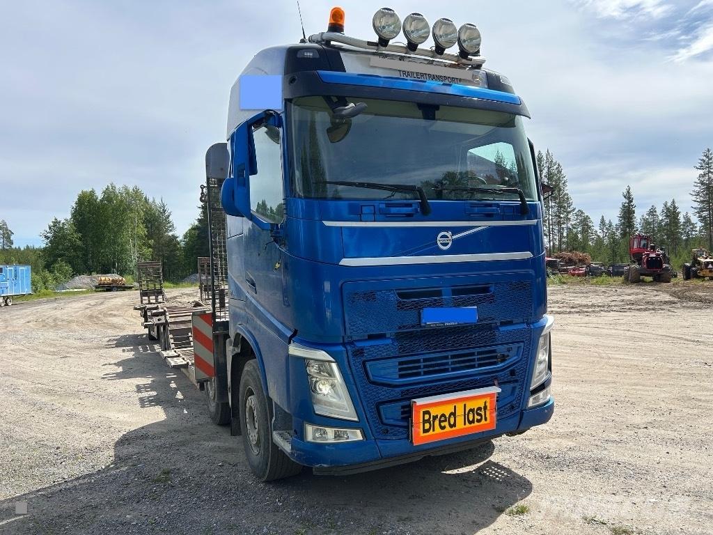 Volvo FH 500 Camion per il trasporto di macchine forestali