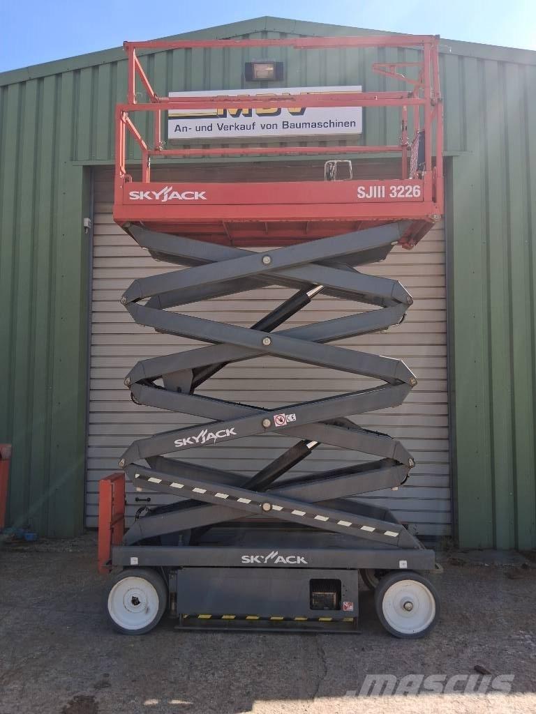 SkyJack SJ III 3226 Piattaforme a pantografo