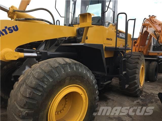 Komatsu WA 380 Pale gommate