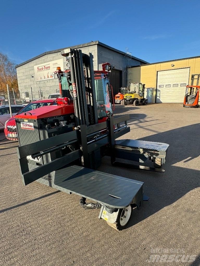 Combilift C3000ET Carrello elevatore retrattile a 4 vie