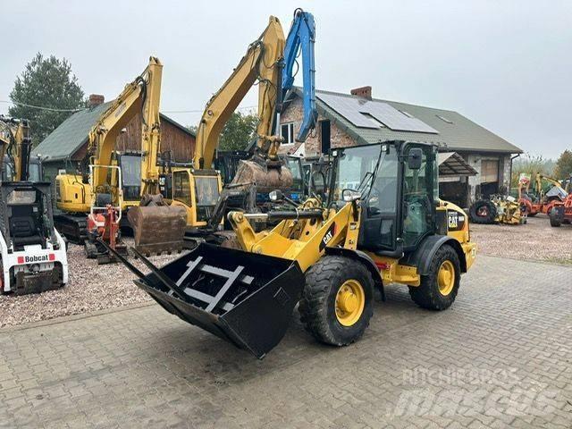 CAT  906M Pale gommate