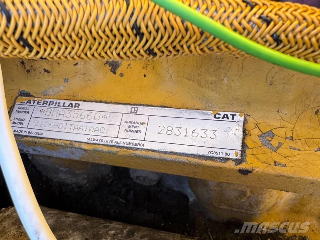 CAT 938 G Pale gommate