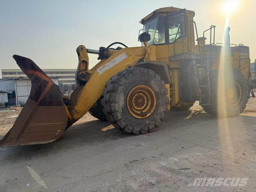 Komatsu WA 600-3 Pale gommate