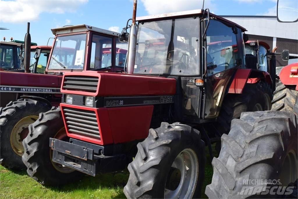 Case IH 844 XL Trattori