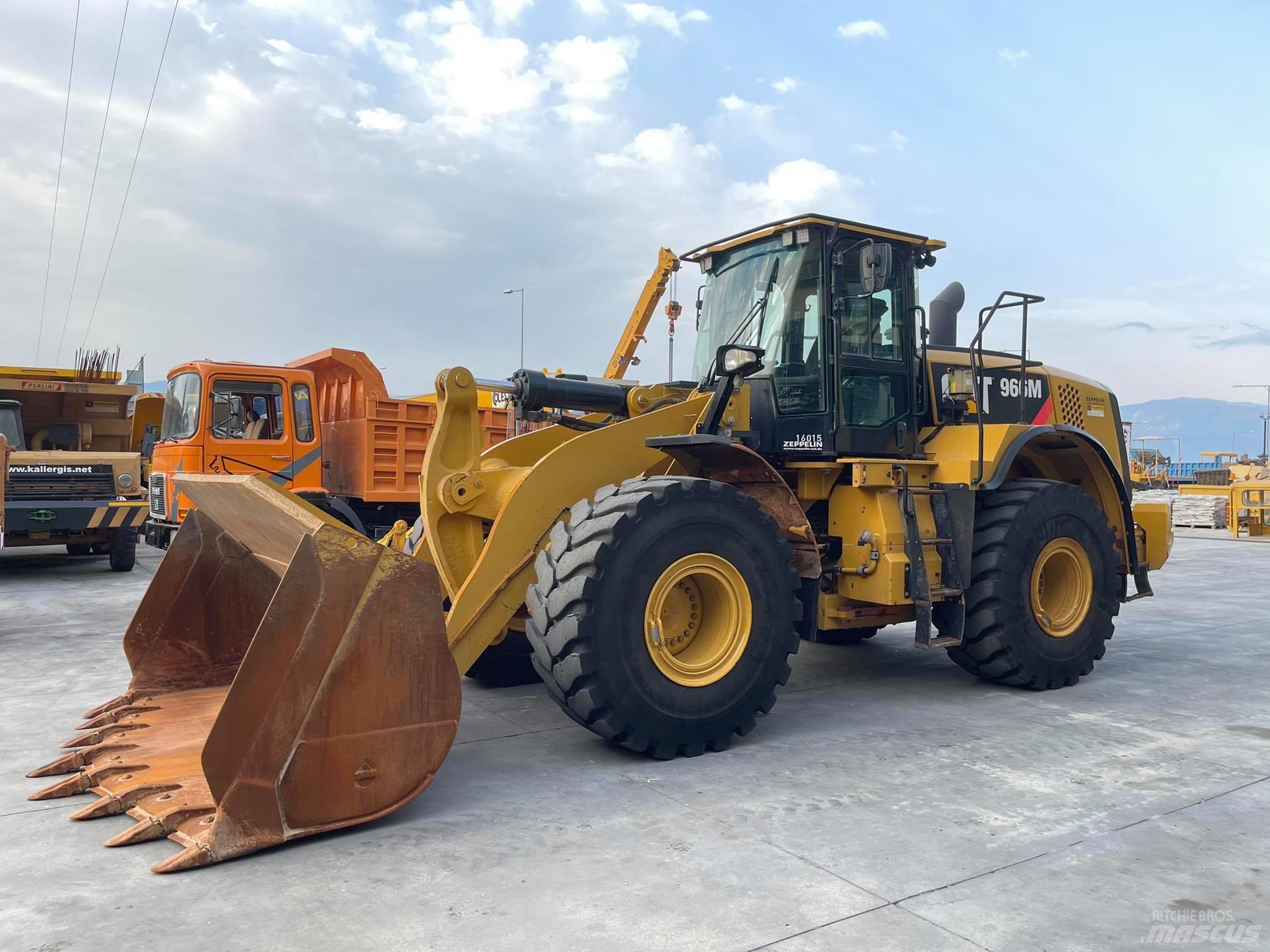 CAT 966M Pale gommate