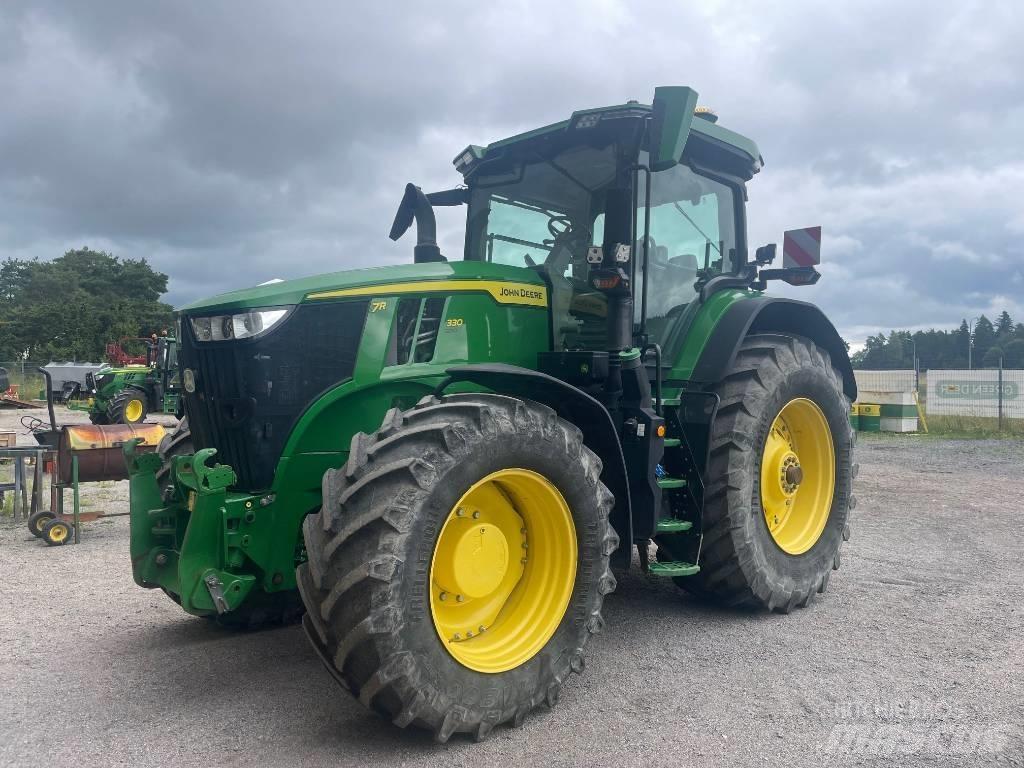 John Deere 7R330 Trattori