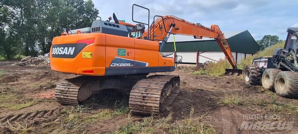Doosan DX 225 LC-5 Escavatori cingolati