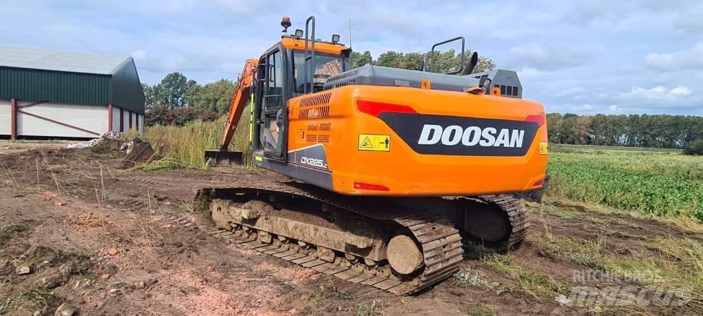 Doosan DX 225 LC-5 Escavatori cingolati