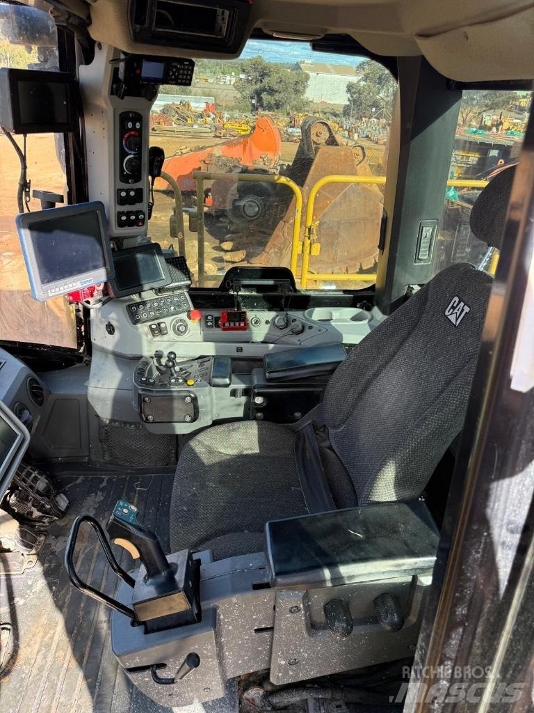 CAT 988 K Pale gommate