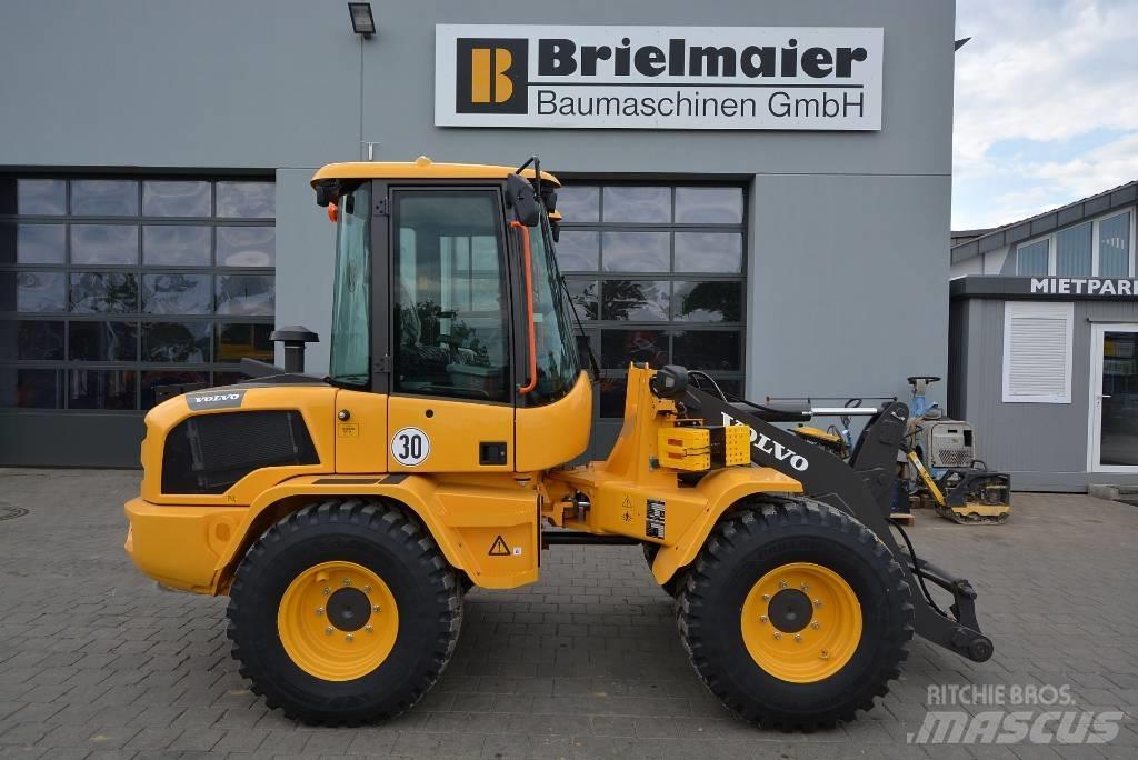 Volvo L 35 HS Pale gommate