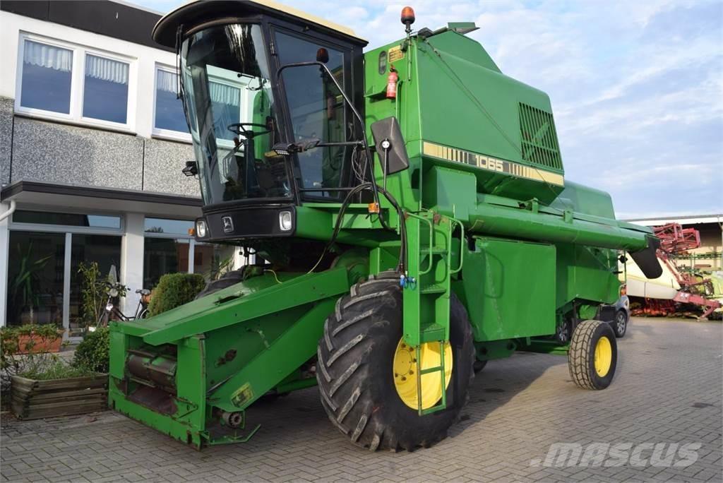 John Deere 1065 Mietitrebbiatrici