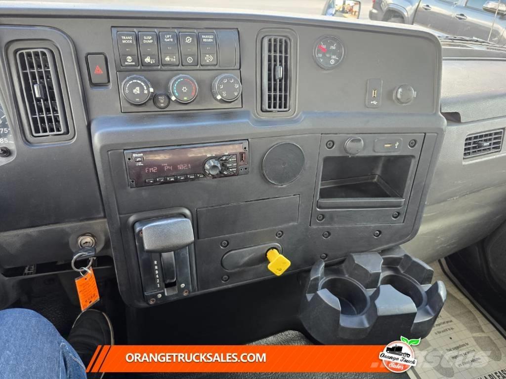 International MV607 Camion con sponde ribaltabili