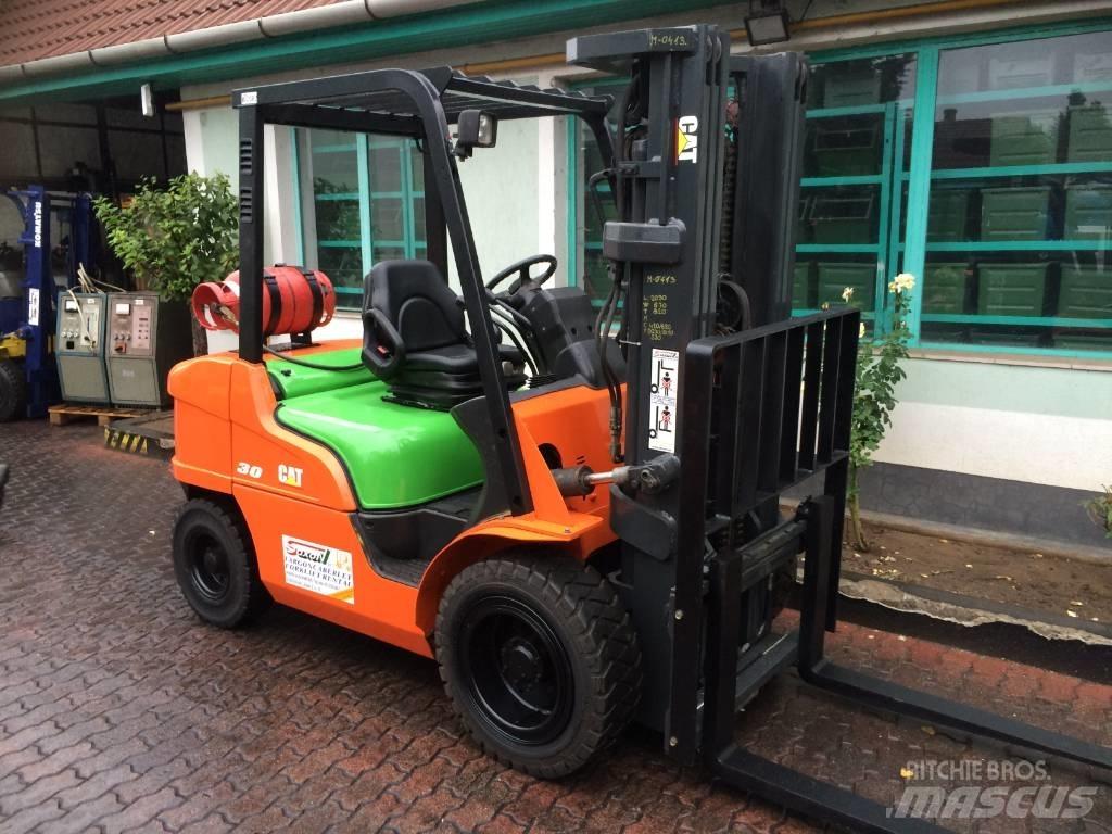 CAT GP 35 N V-2682 Carrelli elevatori GPL