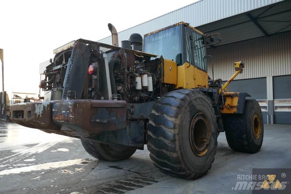 Komatsu WA470-6 Pale gommate