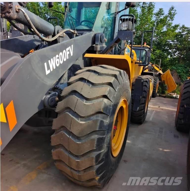XCMG LW 600 FV Pale gommate