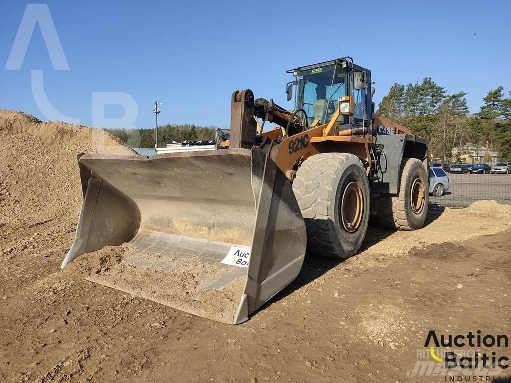 CASE 921 C Pale gommate