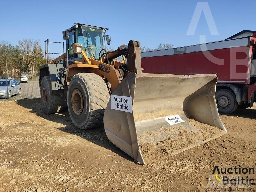 CASE 921 C Pale gommate