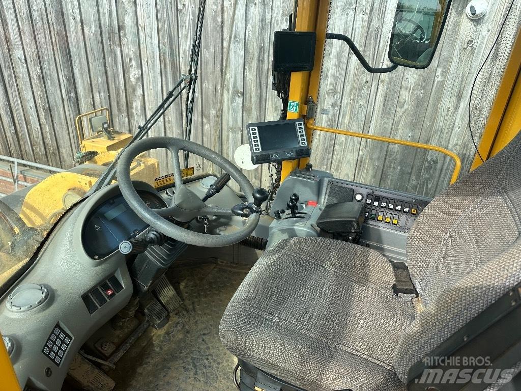 Volvo L 150 E Pale gommate