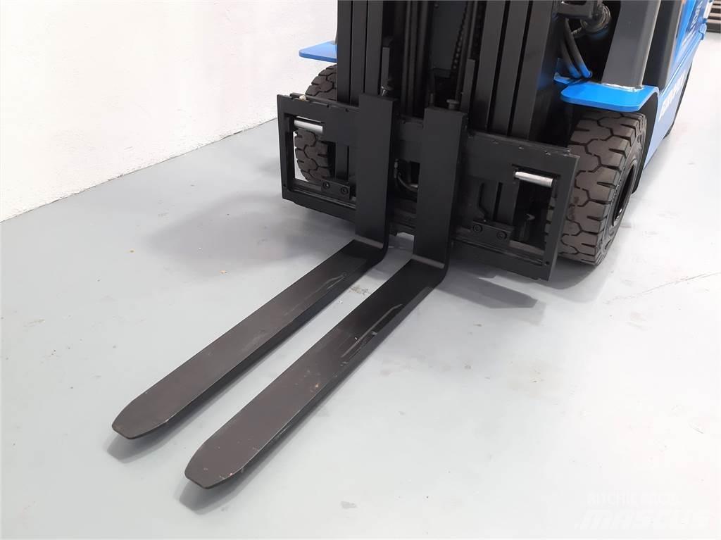  ECB25C Carrelli elevatori elettrici