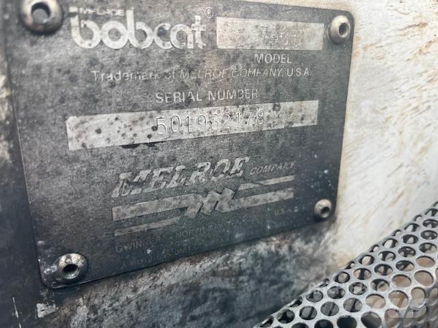 Bobcat 743 Mini Pale Gommate