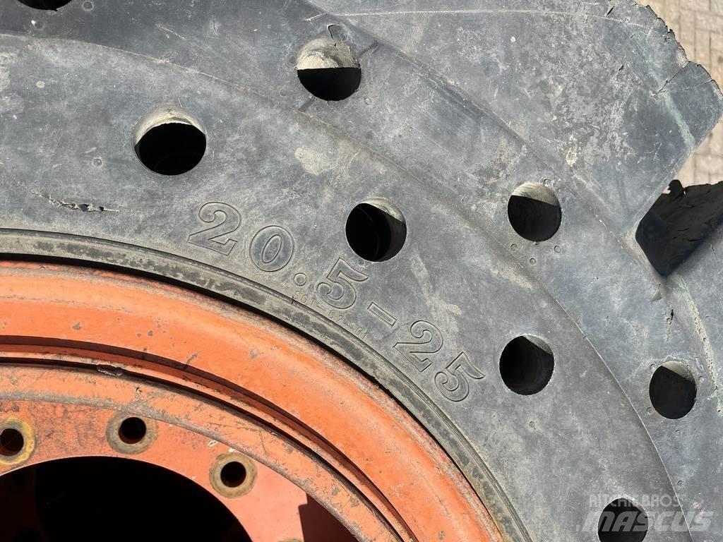 Doosan dl250 Pale gommate